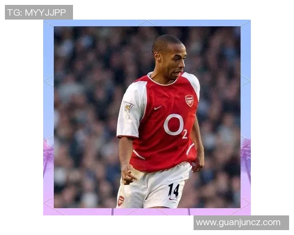 2000年十月足球界的璀璨明星与他们的辉煌成就回顾